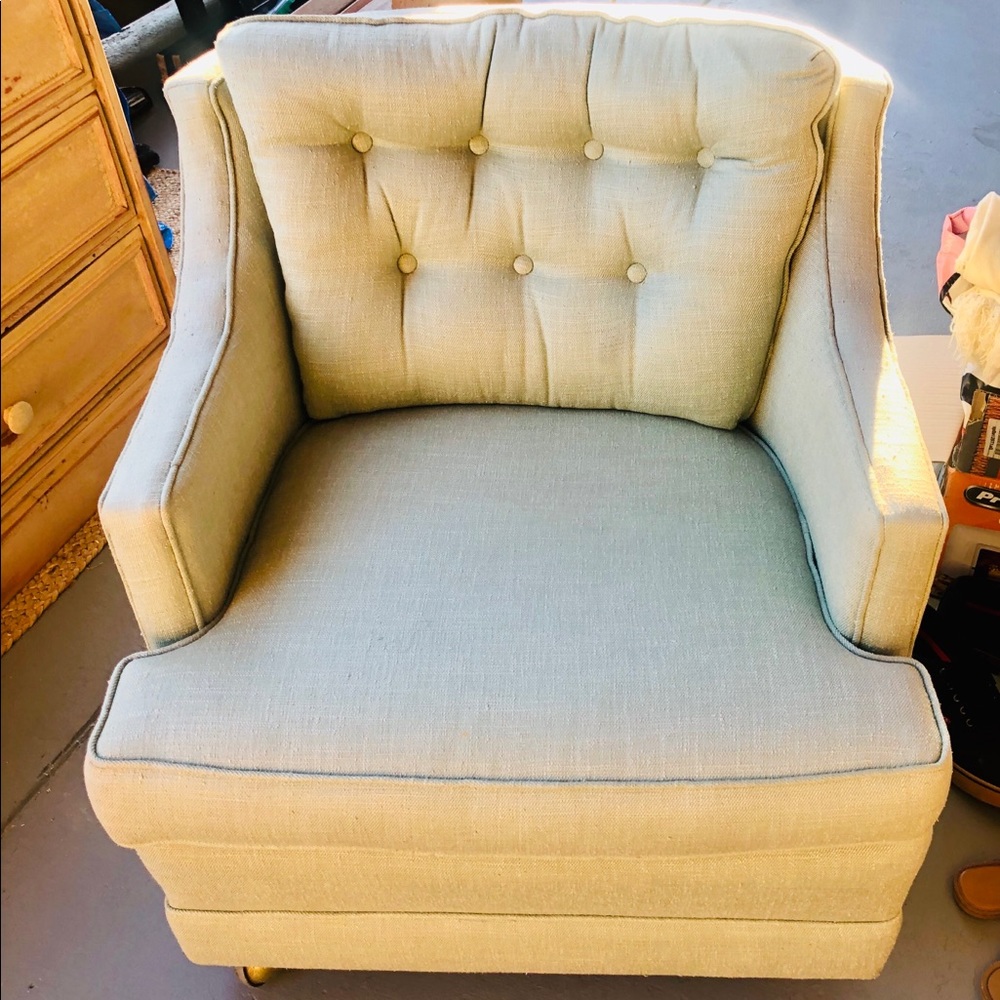 Accent chair